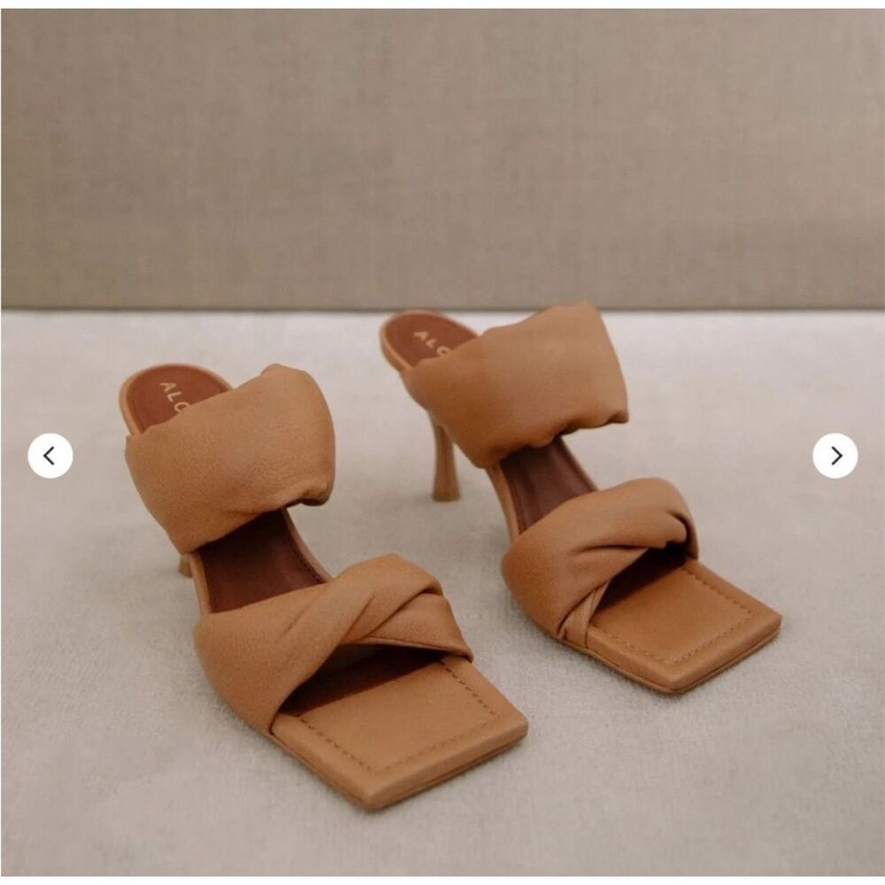 Alohas Twist Strap Mule Heels